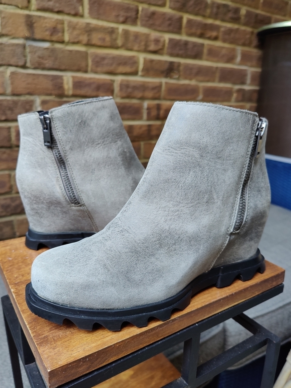 SOREL 9.5 Joan of Arctic Wedge III Ankle Booties Gray Leather Waterproof Zip